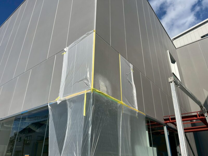 カラークリヤー現場塗装仕上げの欠き込み補修-5